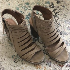 Thick heeled, strappy sandals